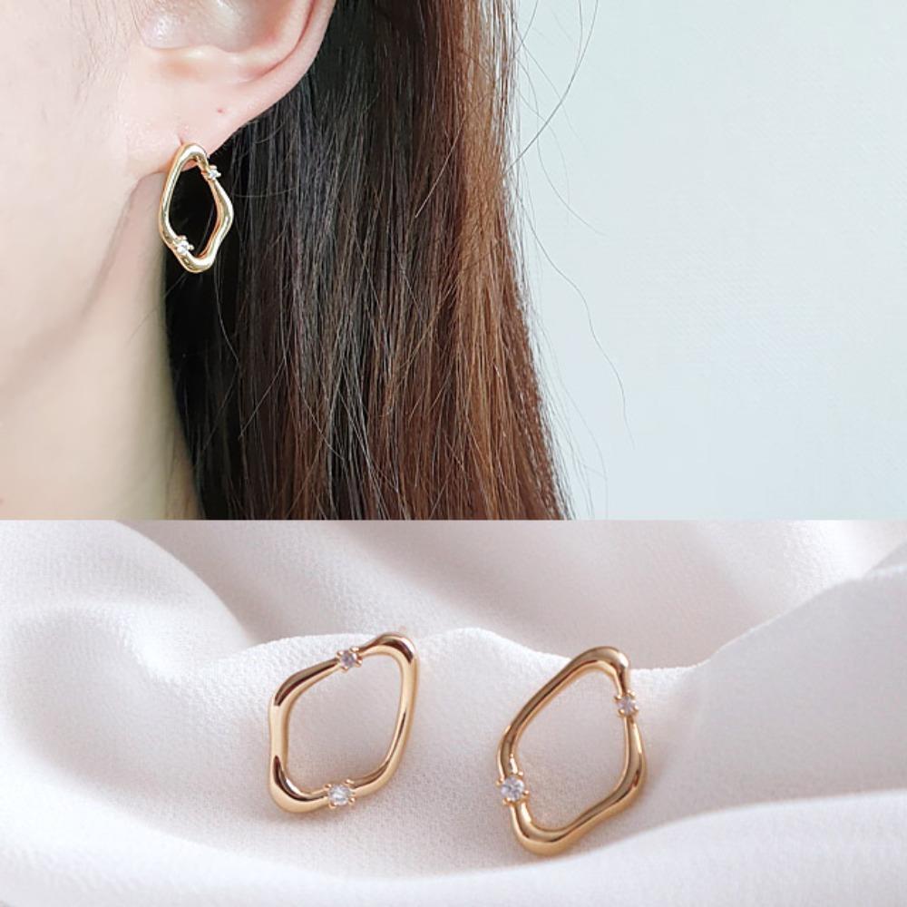 Women's Daily Modern Aesthetic Irregular Rhombus Earrings