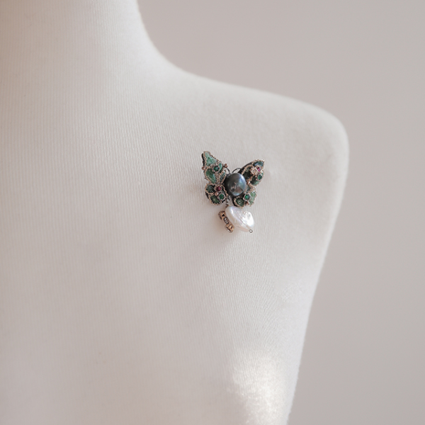 Jay Loren Bvdazy 0Bh0150 butterfly freshwater pearl brooch