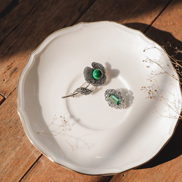 JayLoren Beydaji 11Bb0135 crystal rough flower silver brooch