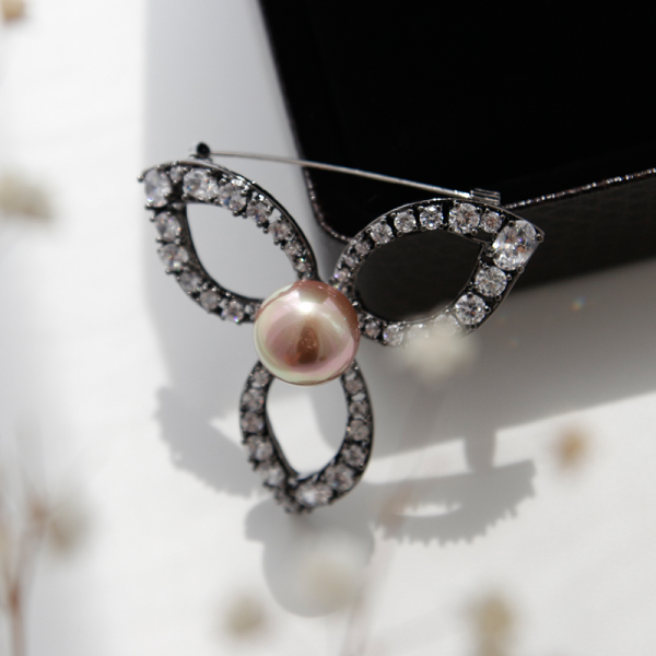 JayLoren Bivdai 1Bh0243 Pearl Point Flower Cubic Brooch