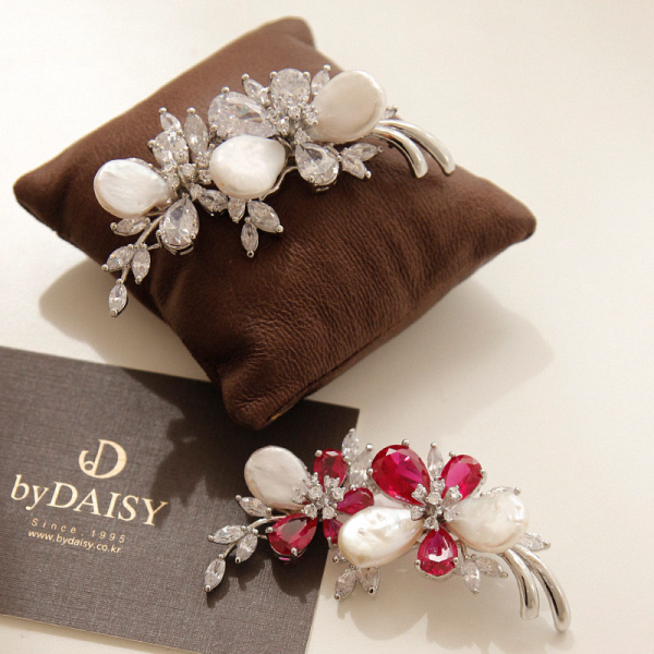 Jaye Loen Bead Double Flower Brooch Bb0412