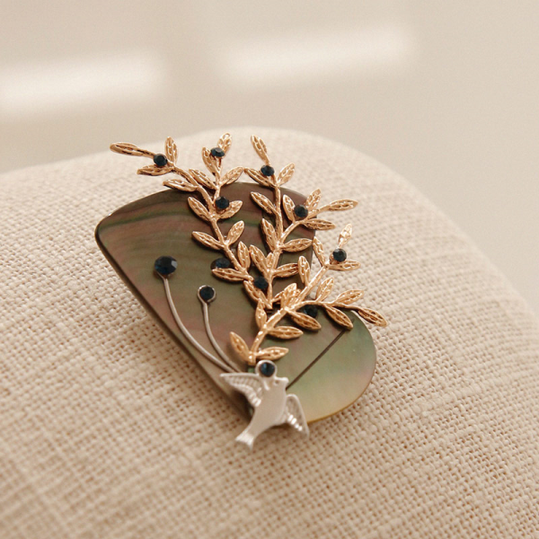 Jay Lore Baiday Leaf Cube Bead Brooch Bb0415