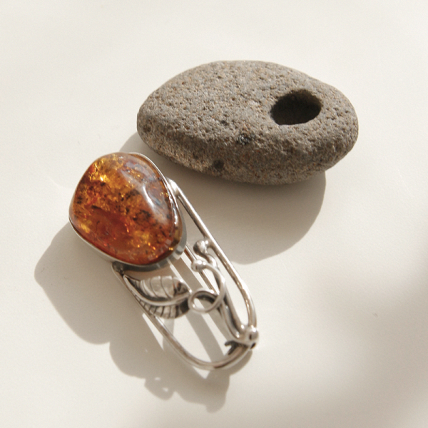 Jaye Loren Baiday Ji Pumpkin Gemstone Leaf Silver Brooch Bb0433