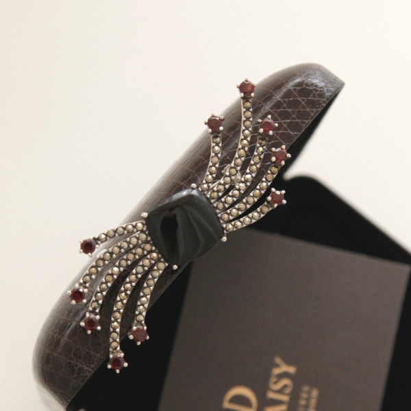 Jay Loree Bvdazy Onyx Garnet Gemstone Brooch Bb0449