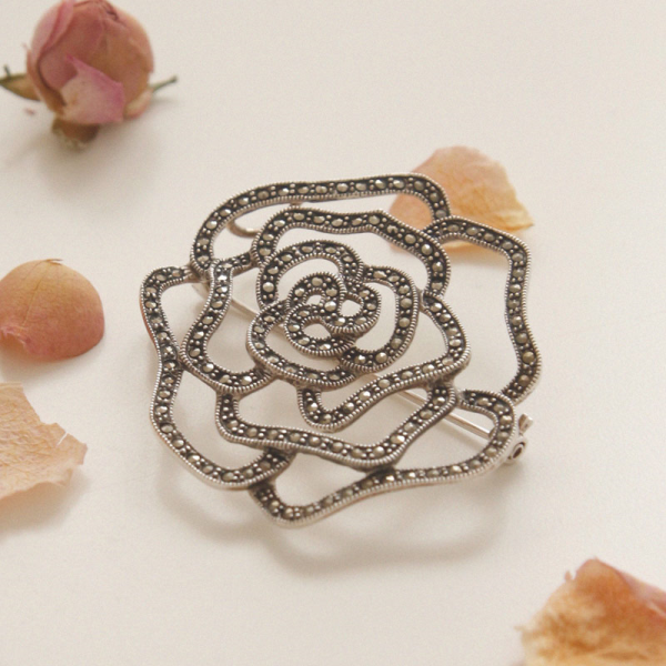 Jaye Lo Ren Bvld Daisy Rose Silver Brooch Bb0451