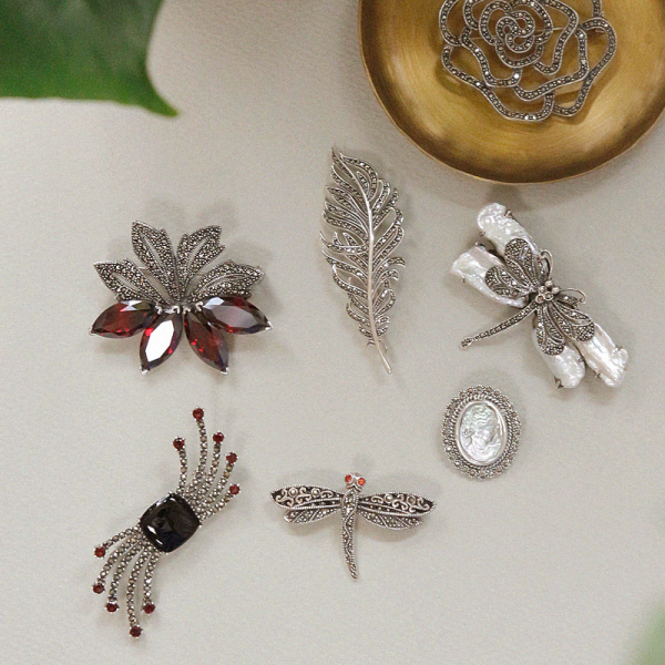 Jay Loren Biveday Ji Kameo Seed Silver Brooch