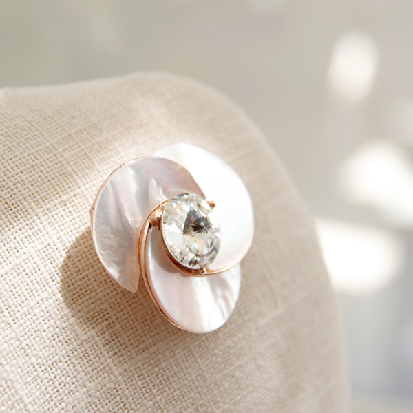 Jay Loren Bivdai Zeige Crystal Brooch Bh022221