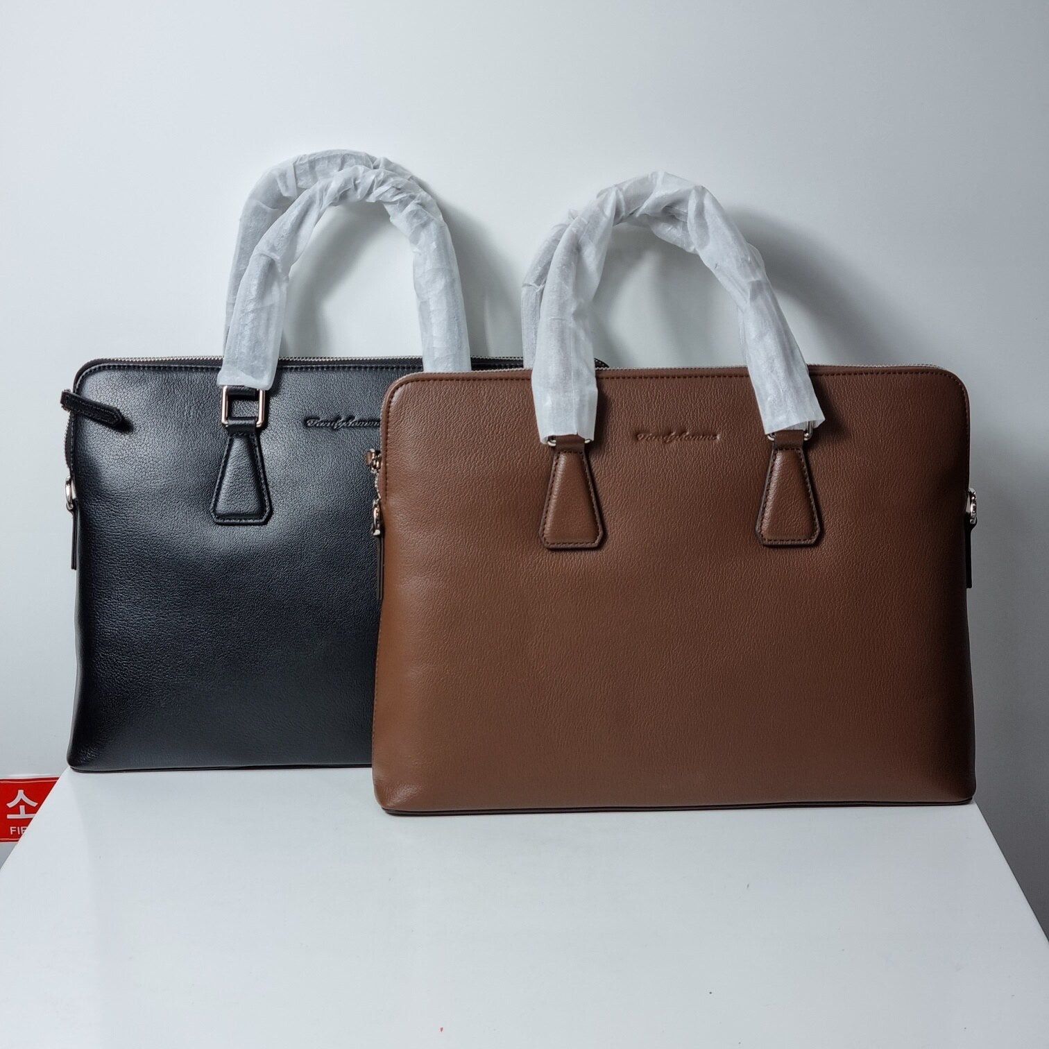 Tanji CentralSejong Men Simple Cow Leather Briefcase B23306VT7