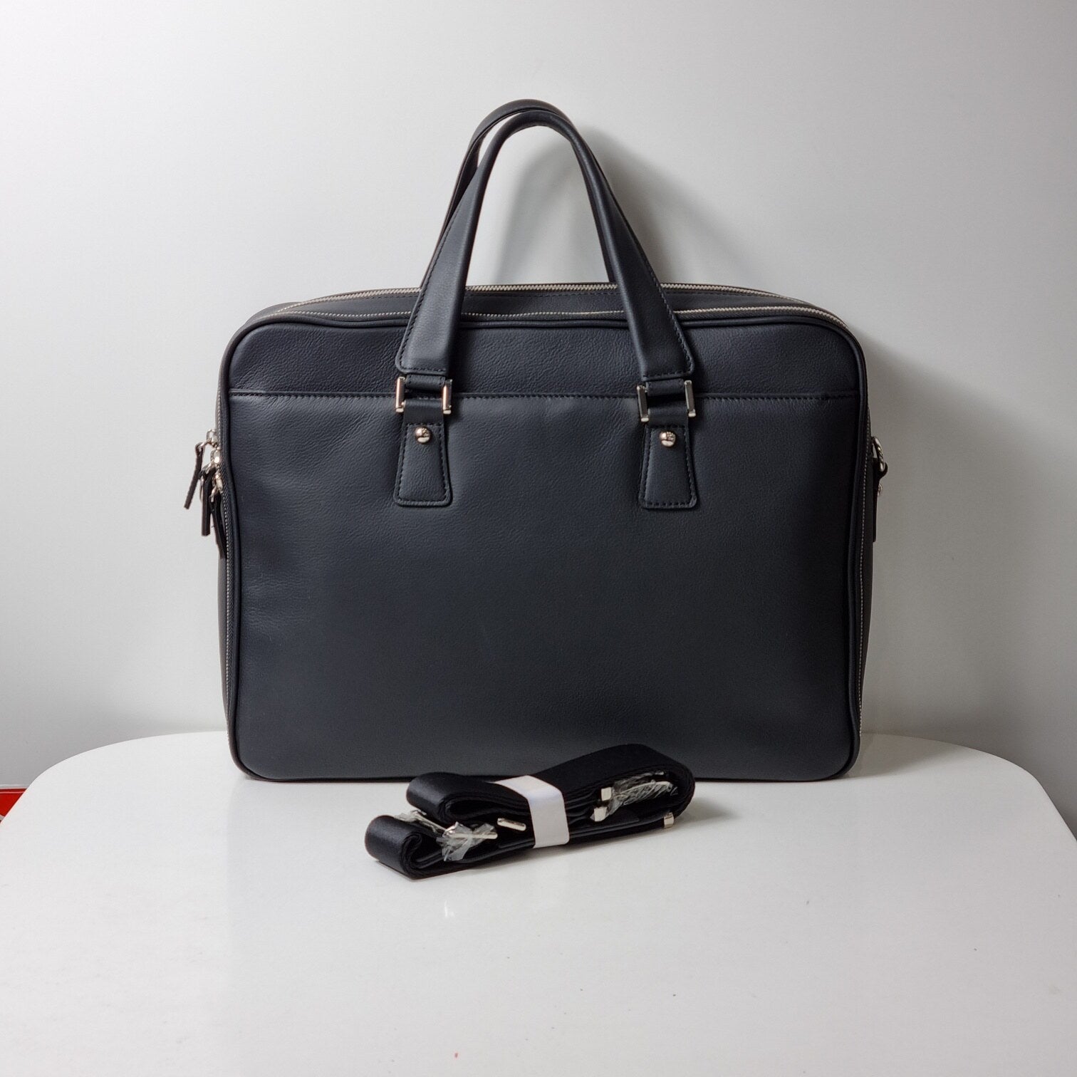 Tandi Men's Leather Briefcase B5403705