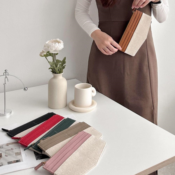VY and Jacque Point Leather V Bag