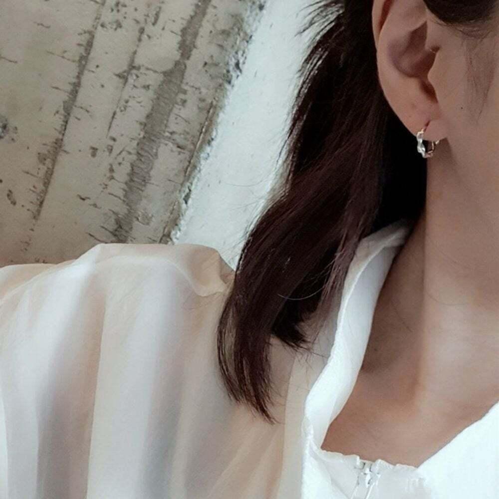 Ownerclan Popular Item SE159 Women Twist One-Touch Silver Earrings Daily Earings (Silver 925) [WFMI9