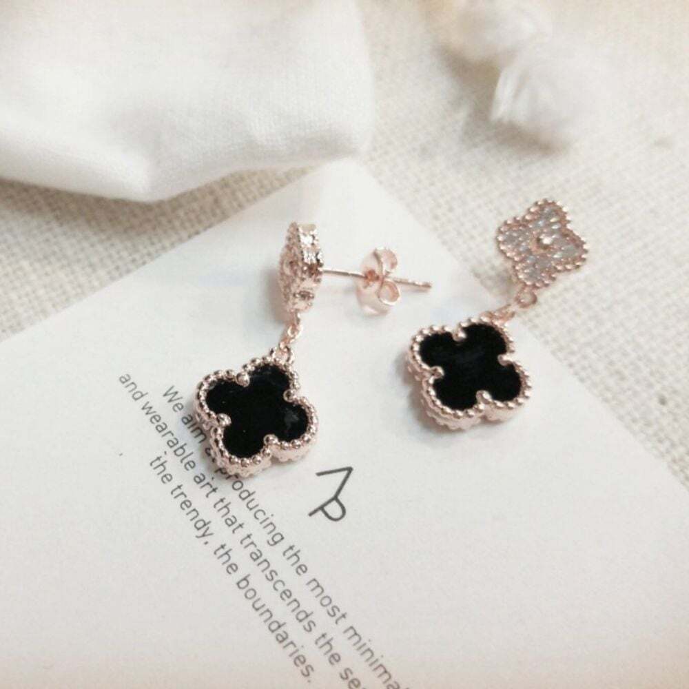 OwnerClan popular product SE169 women onyx claw point silver earing Silver 925 [WFMI9RC260327]