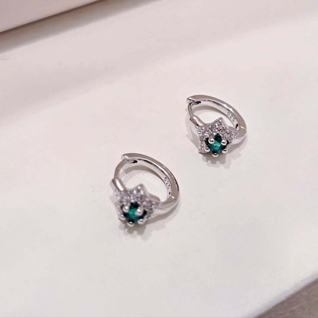 Ownerclan Popular Item S772 Women Sparkling Star Emerald Point Design Earrings 925 Silver [WFMI9W626