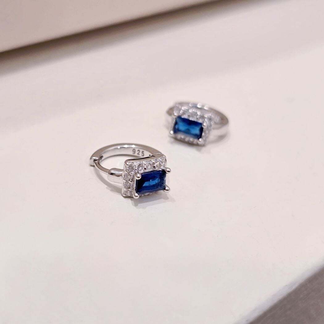 OwnerClan Popular Product S771 Women Sapphire Point One-Touch Chic Earrings Daily Silver925 [WFMI9W7