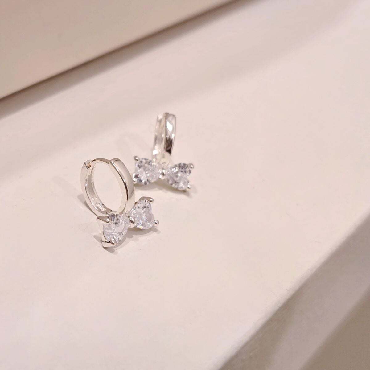OwnerClan Popular Product S721 Women Stone Ribbon One-Touch Simple Daily Earrings Silver925 [WFMI9WI