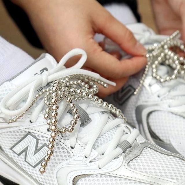 CelebritiesHouse VicePrince LSXRBSOA 2pc ribbon double pearls decor sneakers shoes