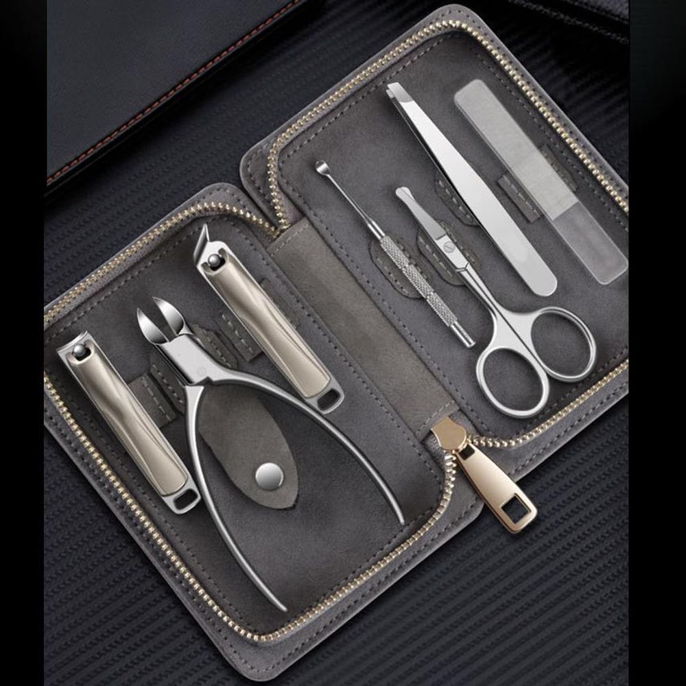 Celeb House Nail Care Gift Set Nail Tools Toenail Clippers 7-Piece Set AYKOFVPV