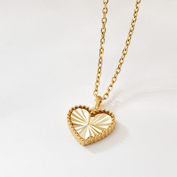 AirbnbGold 14K Round Cut Heart Pendant JAP41859
