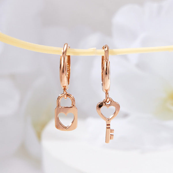 B&B Gold 14K Punched Heart Key Charm One-Touch Earrings Pair PNE42201