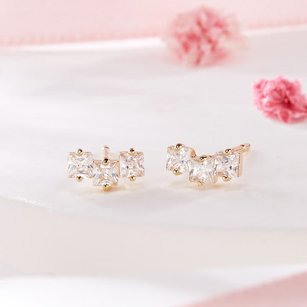 BnbGold 18K Line Cushion Square Cut Earrings Pair MNE42439