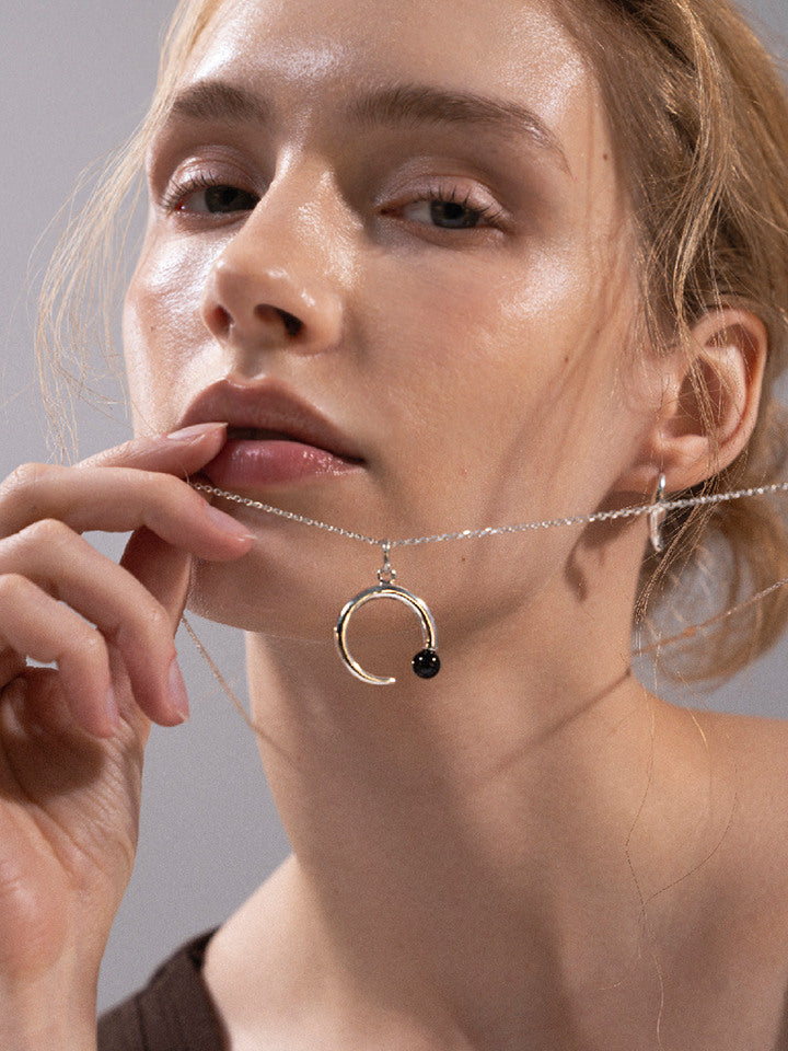 Jaynui Serain Onix Long Necklace silver