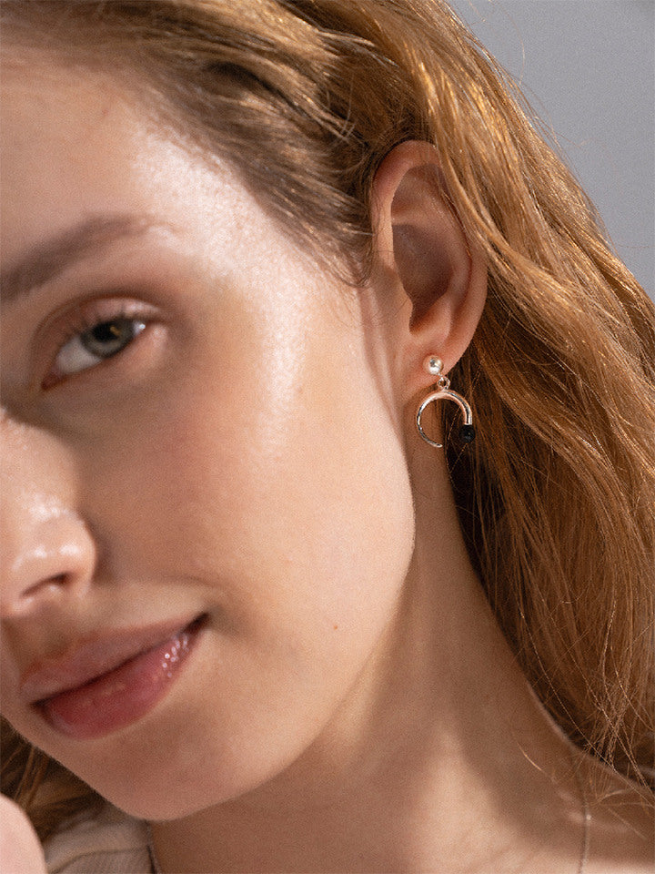 Jenny Serein Onix Silver Earrings