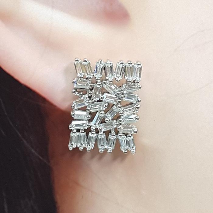 Bluekey Silver925 Cubic Zirconia Diamond Cut Earrings 241010-18 (23460925A)