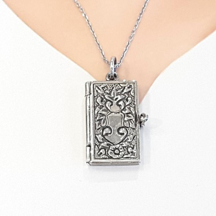 Bluekey Silver 925 open book necklace 250206-17 (30201845A)