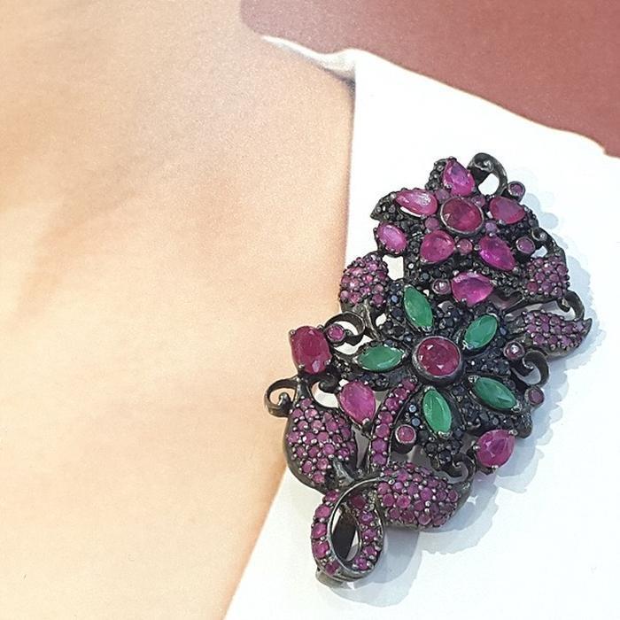 Bluekey Ruby gem pin 221202-18 Emerald flower (9312092A)