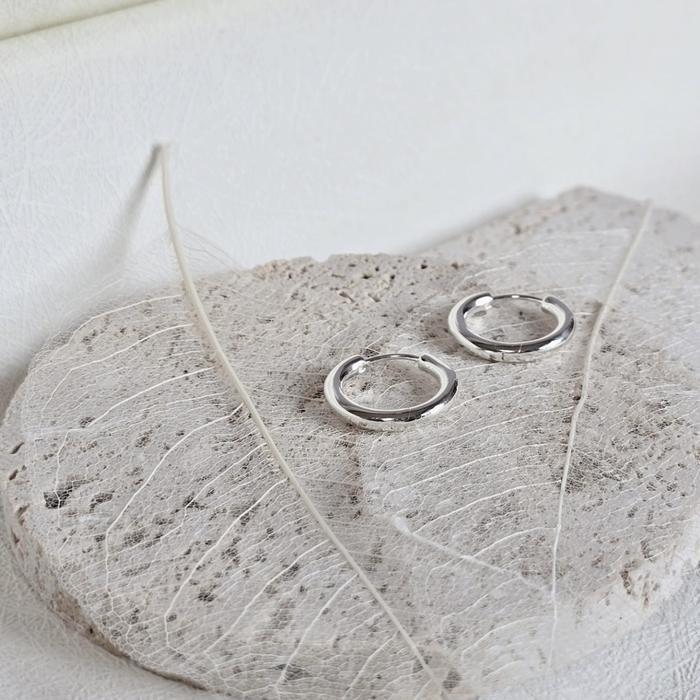 Pretty boldring silver earrings (28833812A)