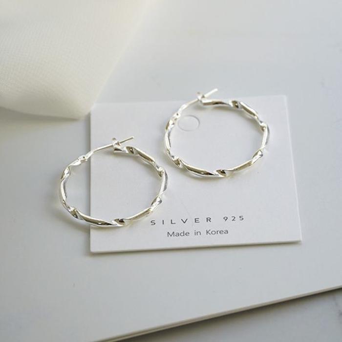 V&Y Co., Ltd. SE029 925 Earring Recommendation Earring (24765966A)