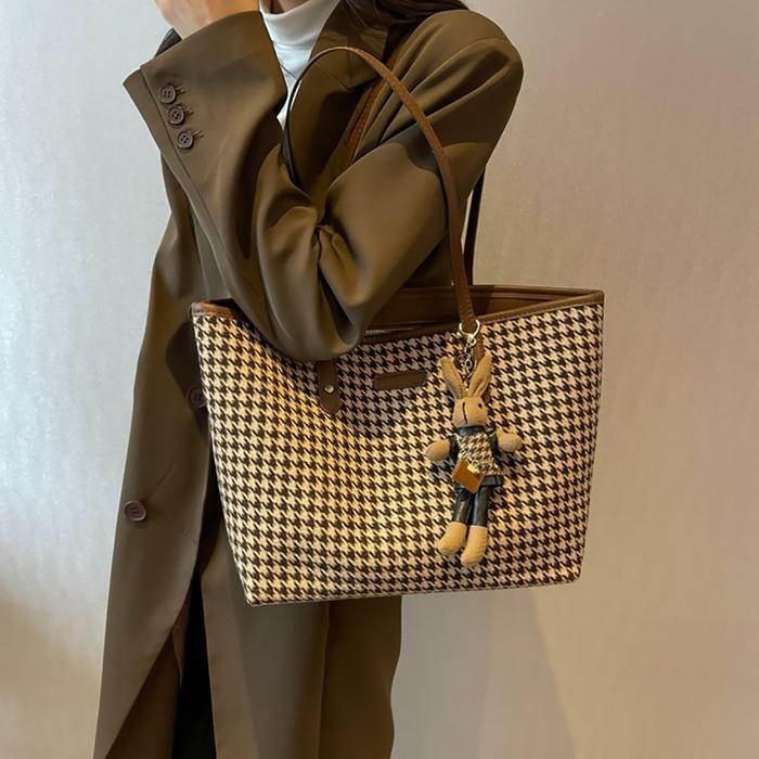 VW Stock Co. [JHM5SR7851IL] girl cute keyring included check shoulder bag (29174125A)