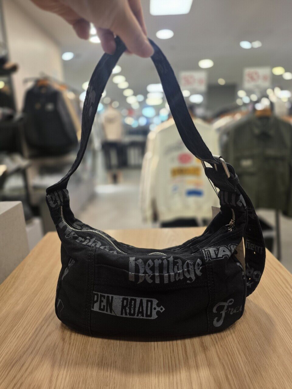 Jeep front panel print hobo bag JQ0GAF503epc