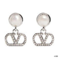 Valentino women cubic V-logo pearl earrings silver 6W2J
