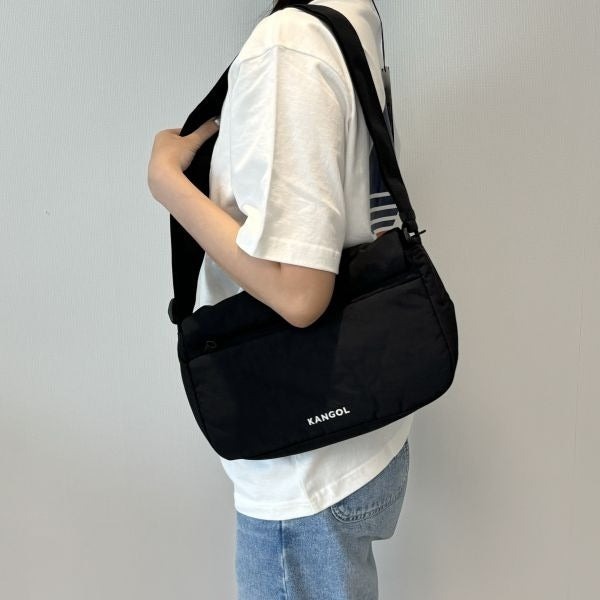 Kangol Essential Retrocore Crossbody Bag M Black Slringback